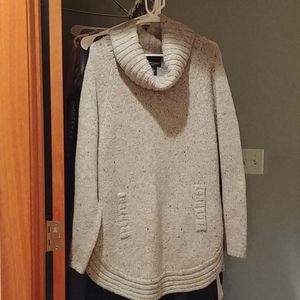 Sweater New. & Faux fur neck wrap $10.